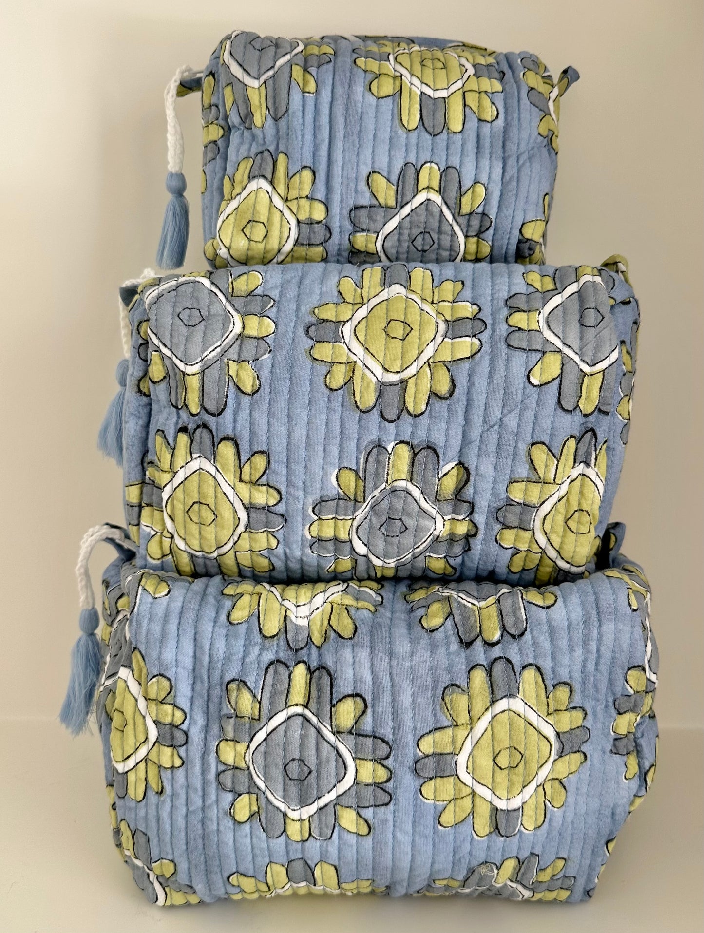 Round Top Wildflower Cosmetic Bag (Small)