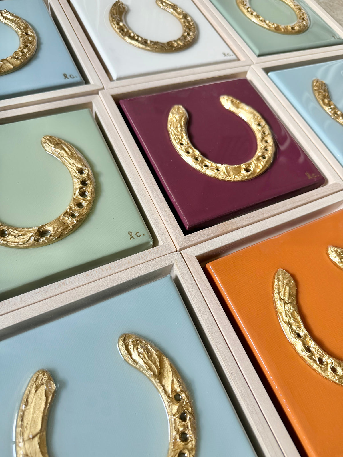 Textured Horseshoe 6x6 (framed)