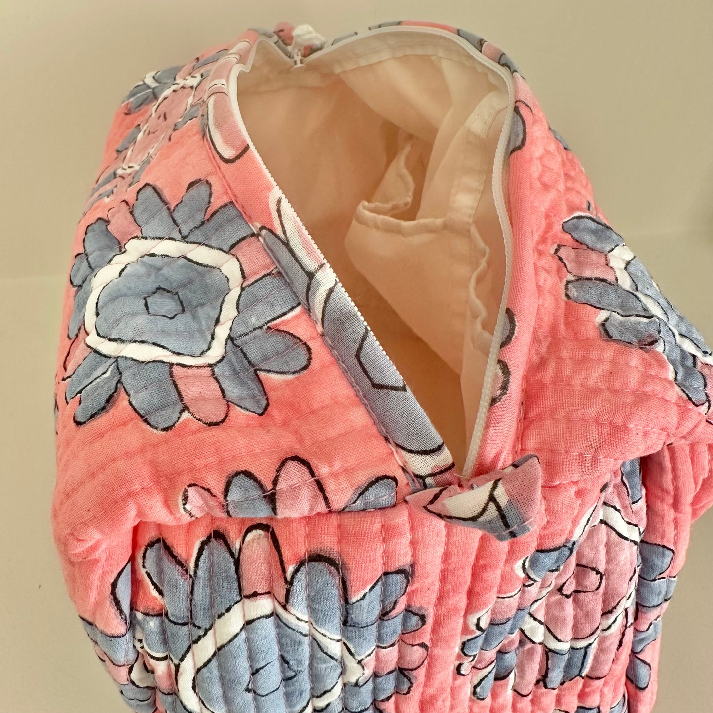 Round Top Wildflower Cosmetic Bag (Large)