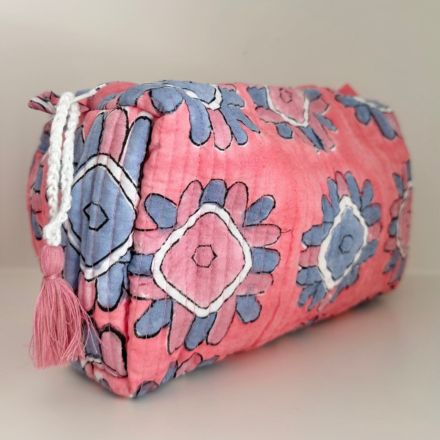 Round Top Wildflower Cosmetic Bag (Medium)