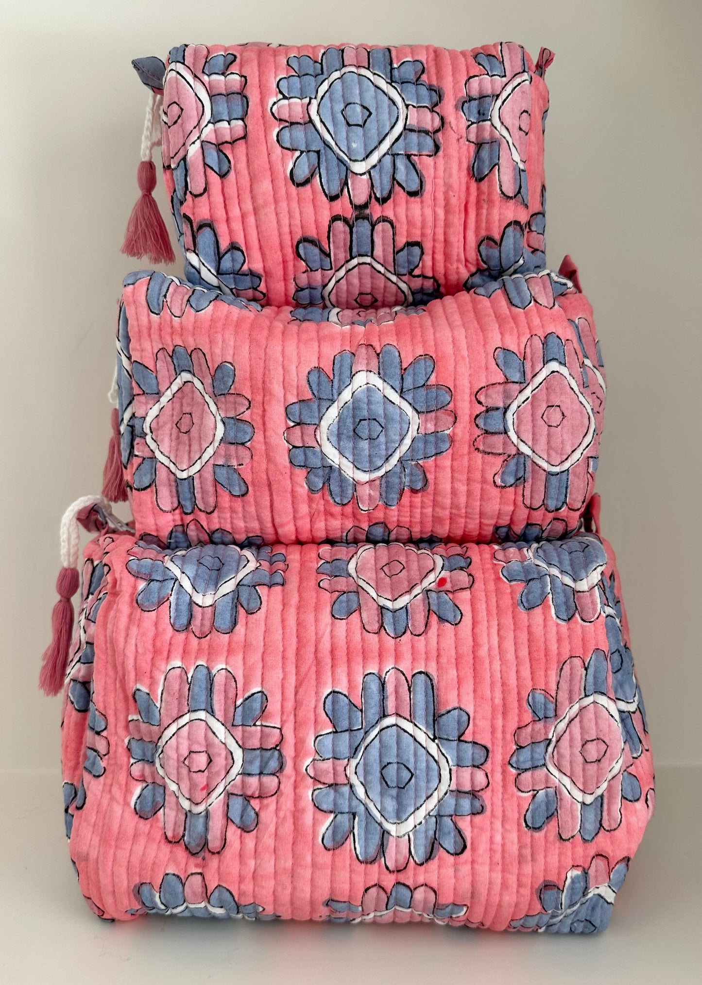 Round Top Wildflower Cosmetic Bag (Medium)